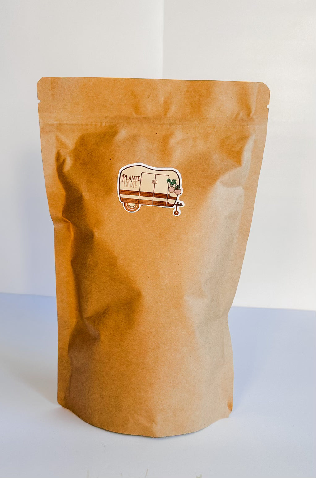 Happy Soil Mix Bag (16 oz.) - Premium Coco Noir, Perlite, Biochar, Charcoal & Gypsum blend for Houseplants